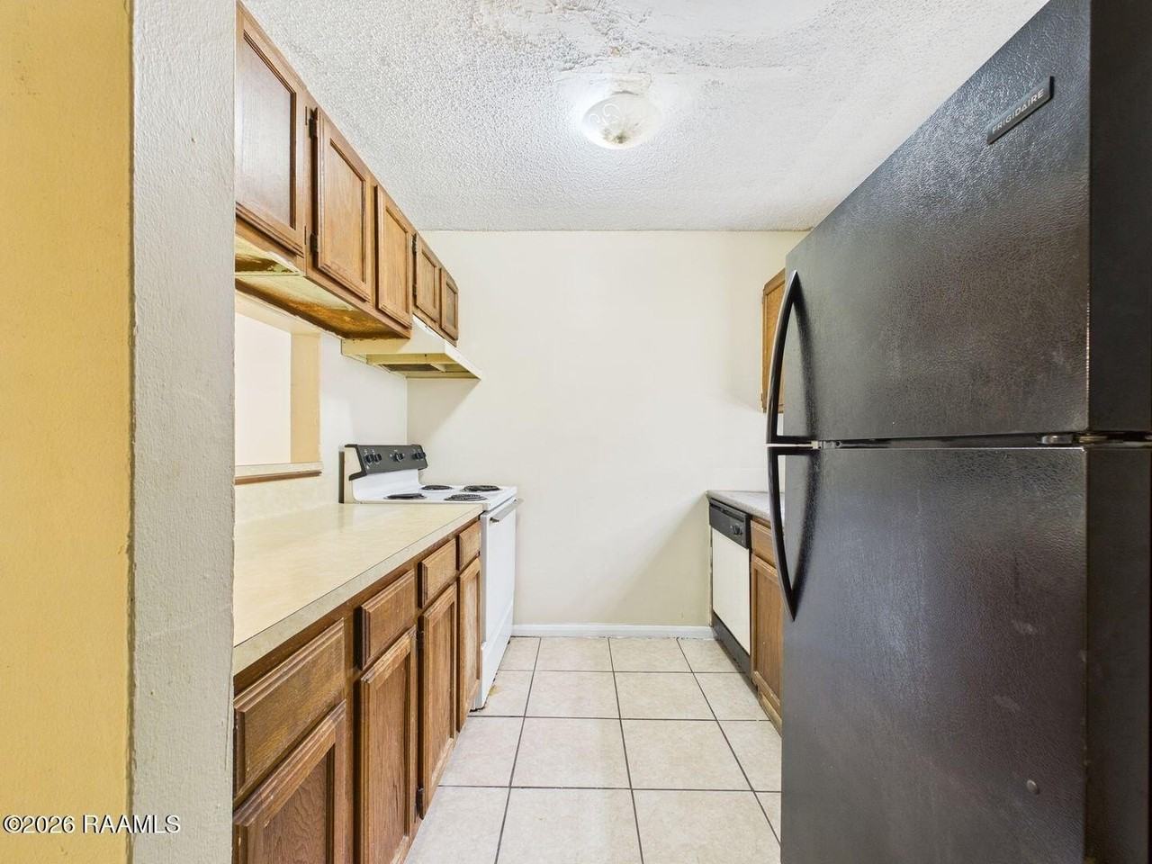 202 Belfast St Apt D - Photo 7 of 14