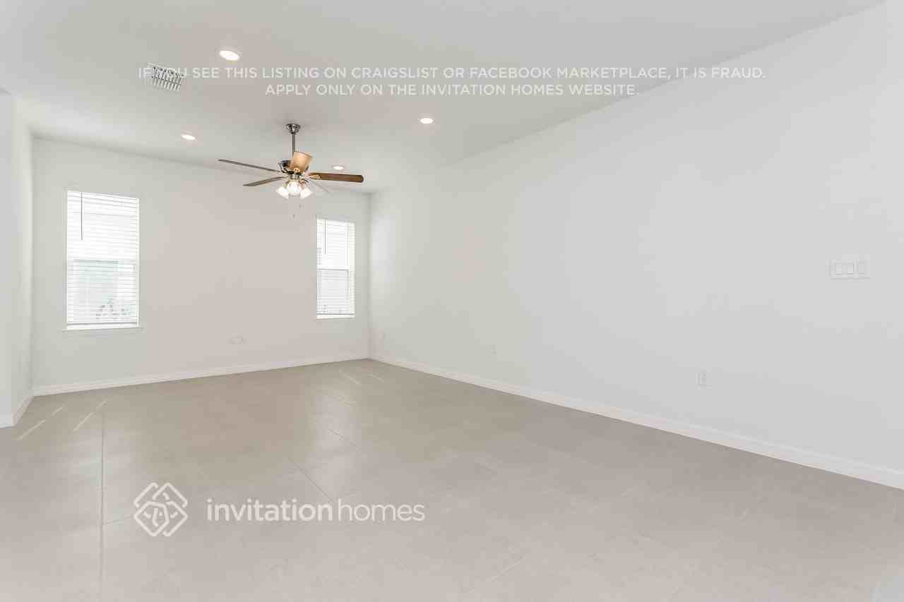 6219 Sunny Time Ave - Photo 4 of 18