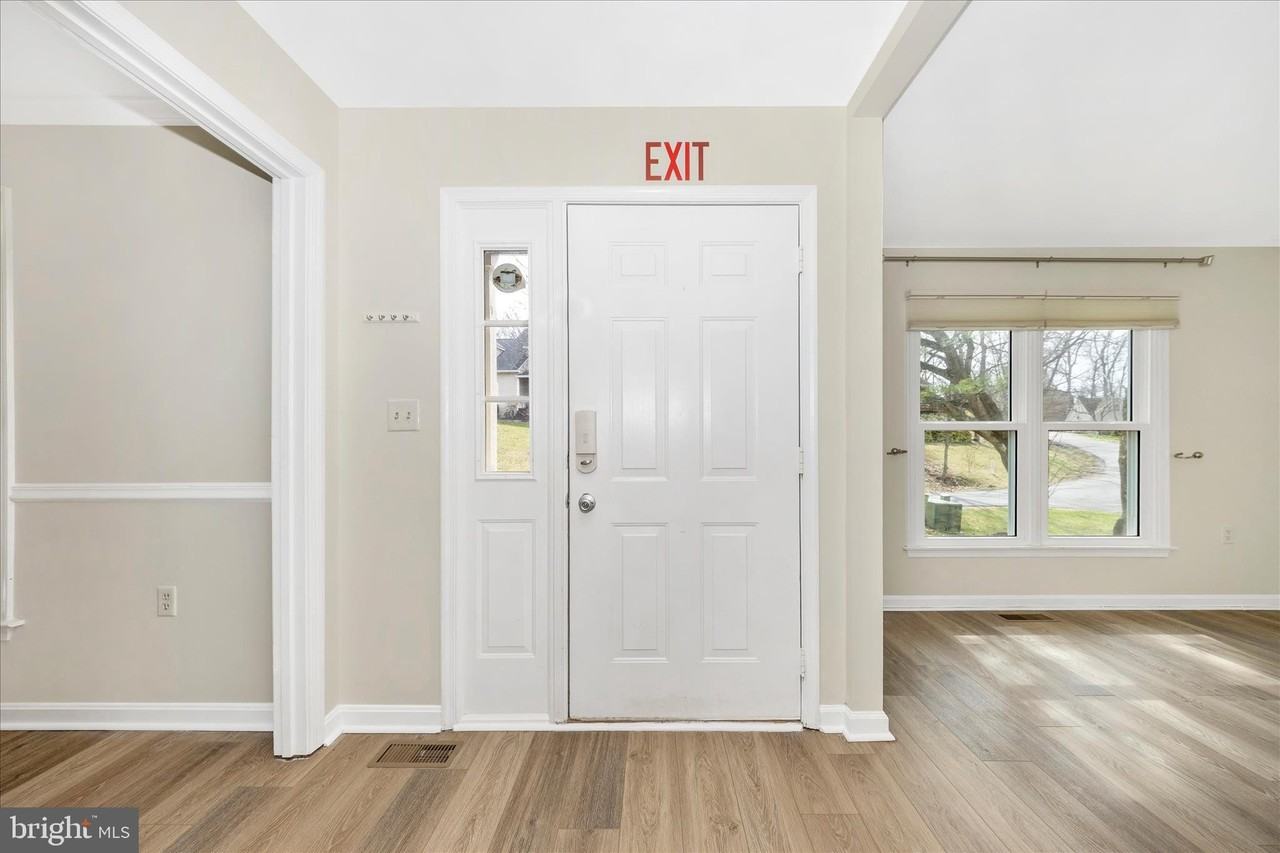 6634 Rockridge Rd - Photo 2 of 50