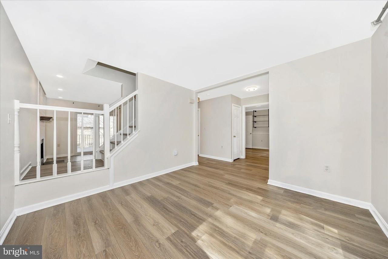 6634 Rockridge Rd - Photo 5 of 50