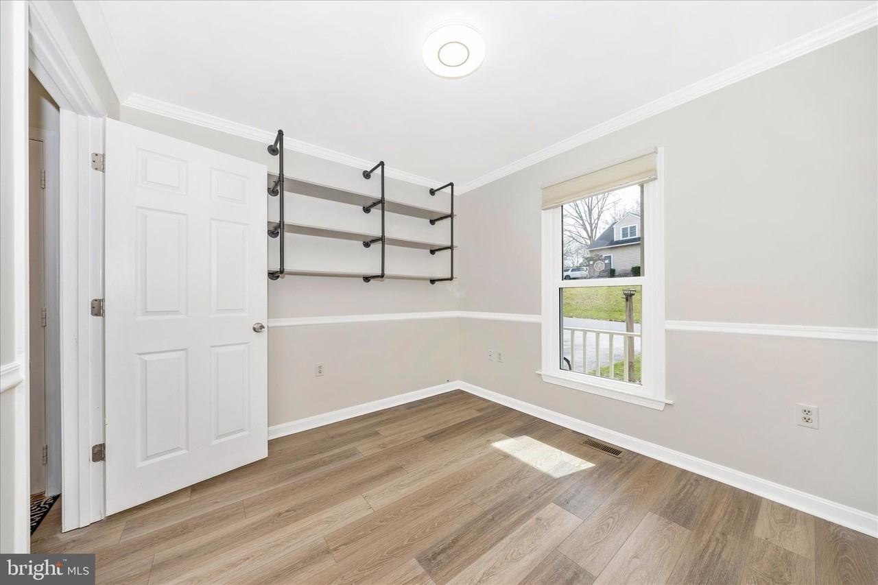 6634 Rockridge Rd - Photo 7 of 50