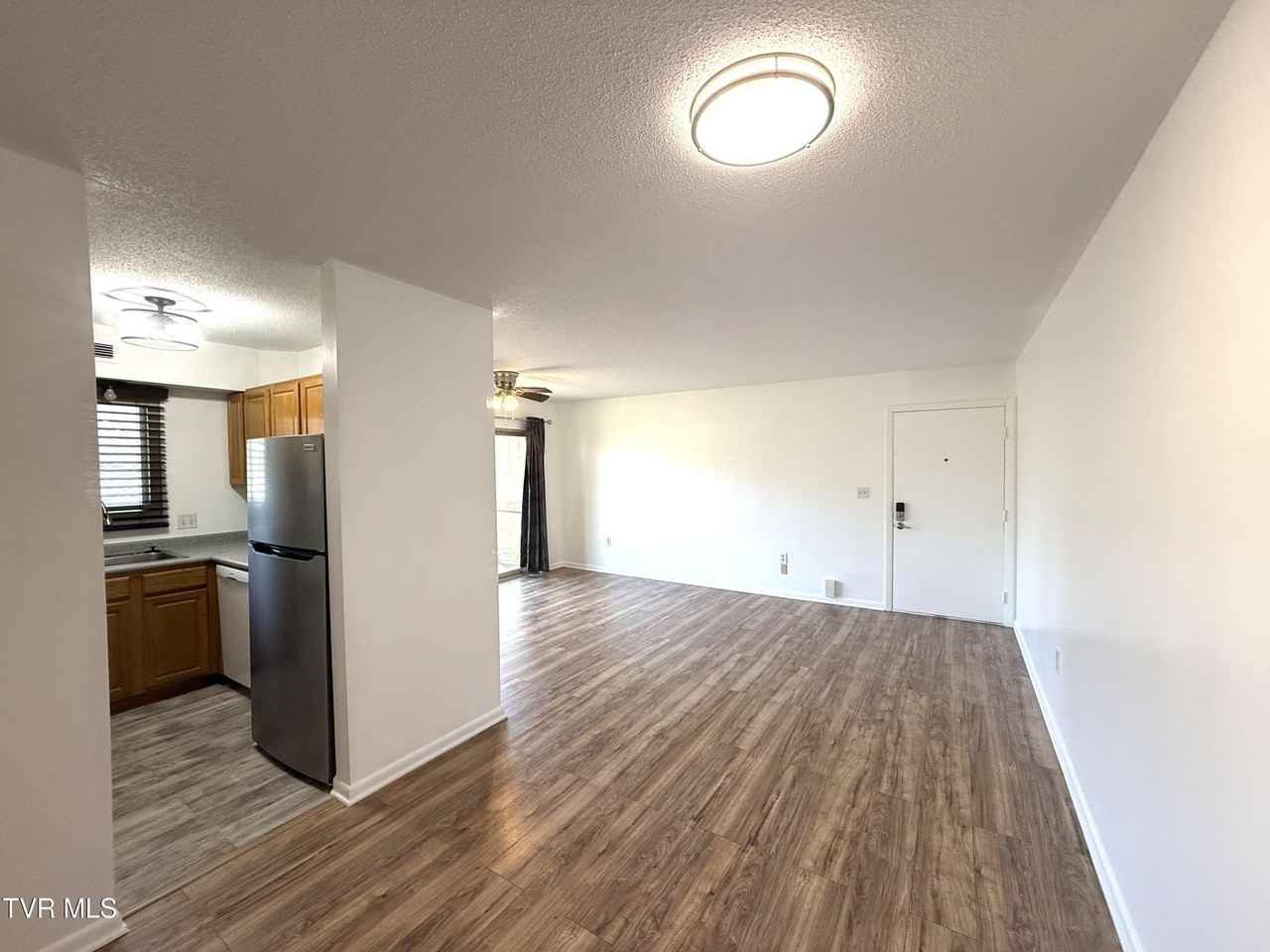 1225 Carriage Cir Apt 203 #203 - Photo 6 of 18