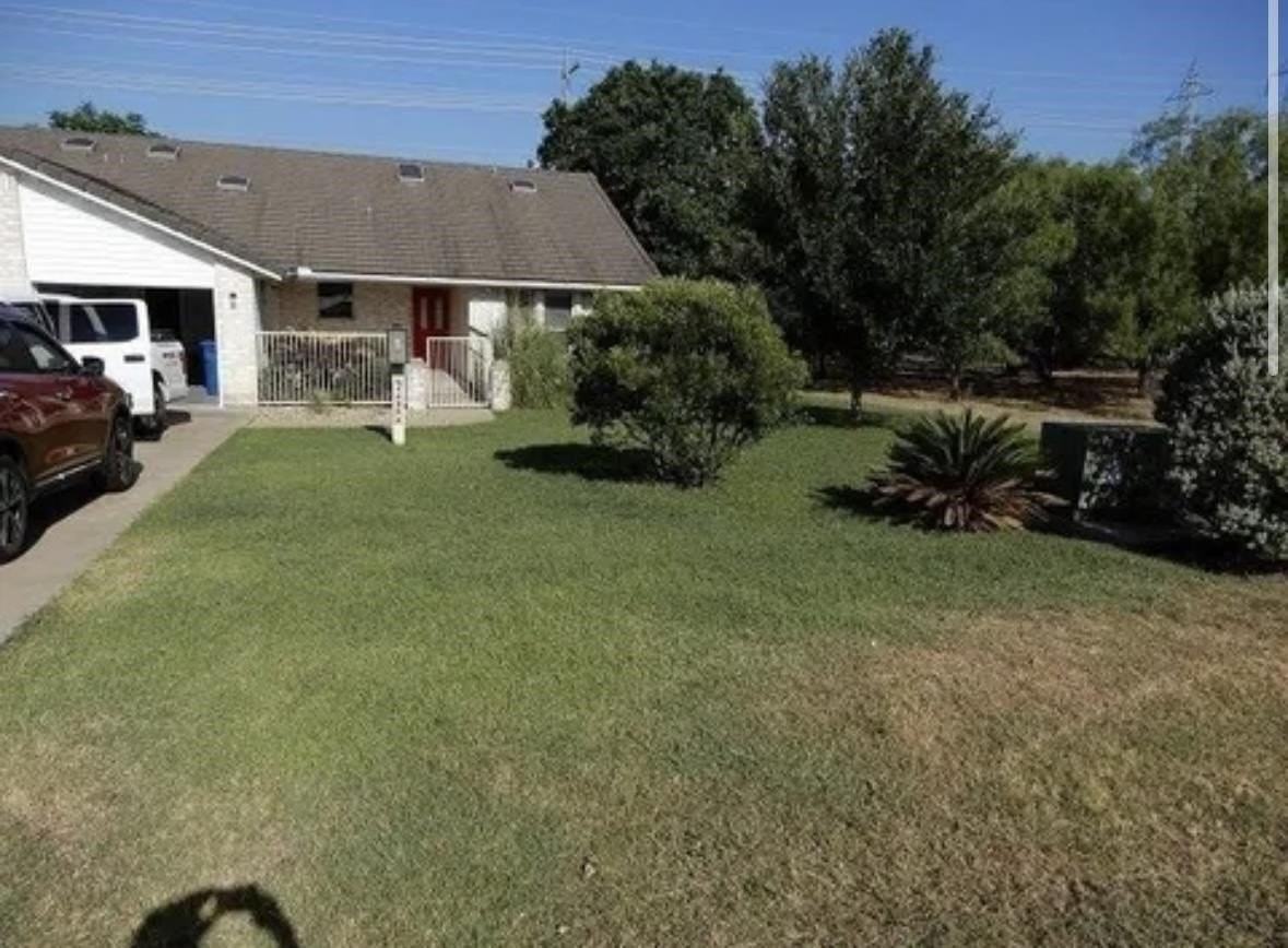 508 Hi Cir W Unit B - Photo 2 of 10