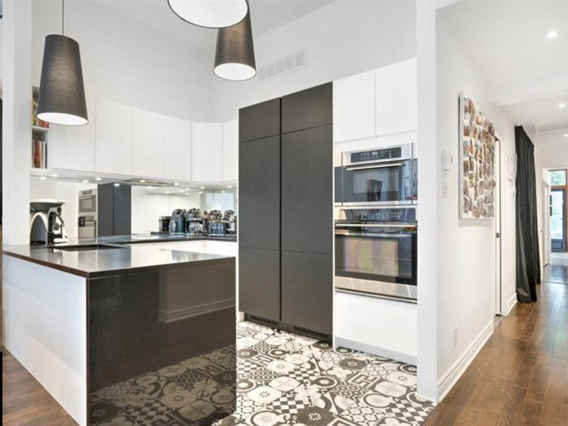 Rue Notre-Dame E - Photo 4 of 13