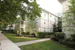 featured image of 158 E Walnut St