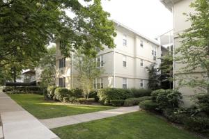 featured image of 158 E Walnut St