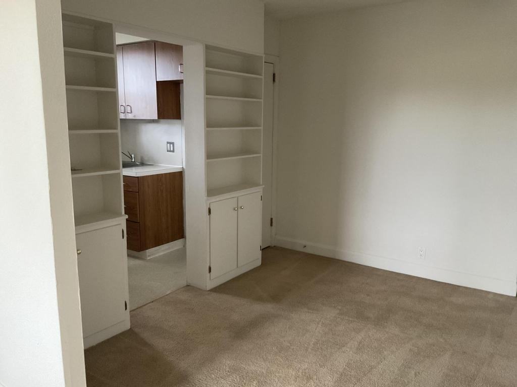 151 E Walnut St - Photo 3 of 14