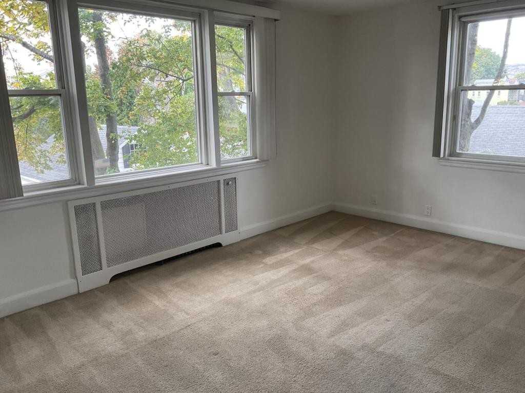 151 E Walnut St - Photo 4 of 14