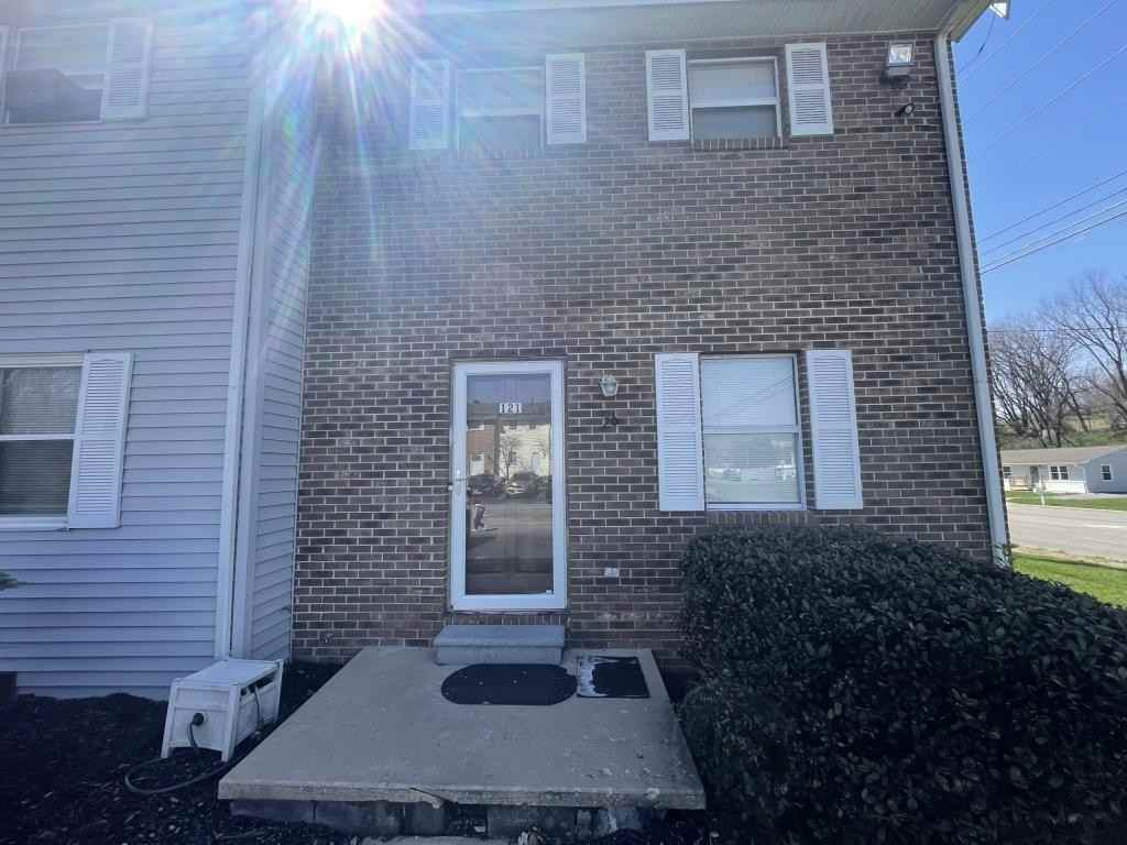 121 Scenic Park Pl - Photo 3 of 21