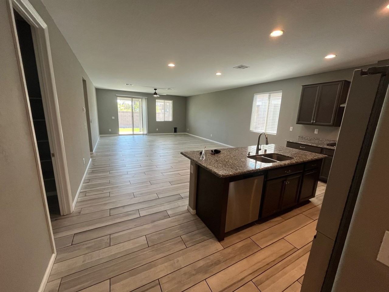 6016 Bugsy St - Photo 5 of 25