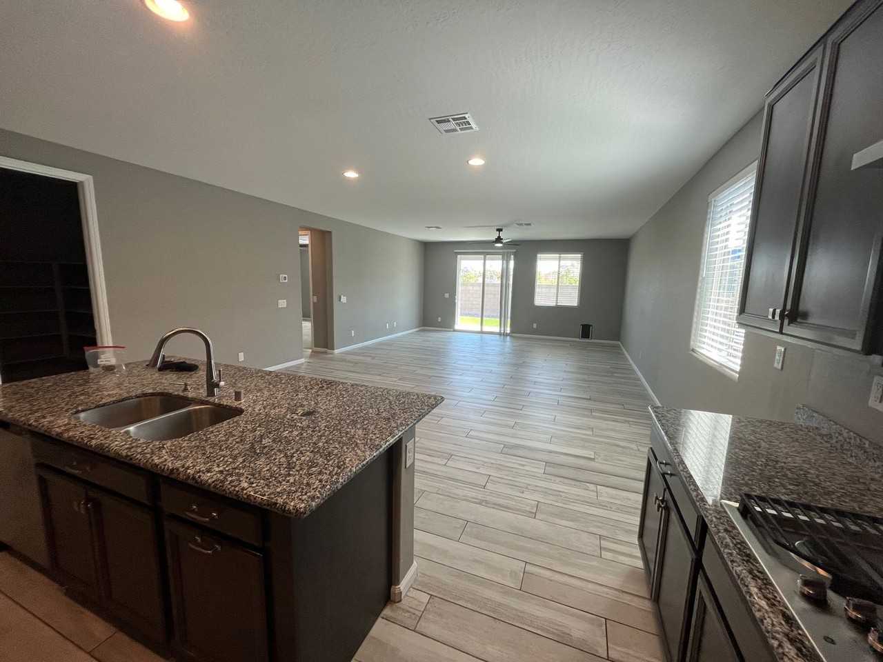 6016 Bugsy St - Photo 6 of 25