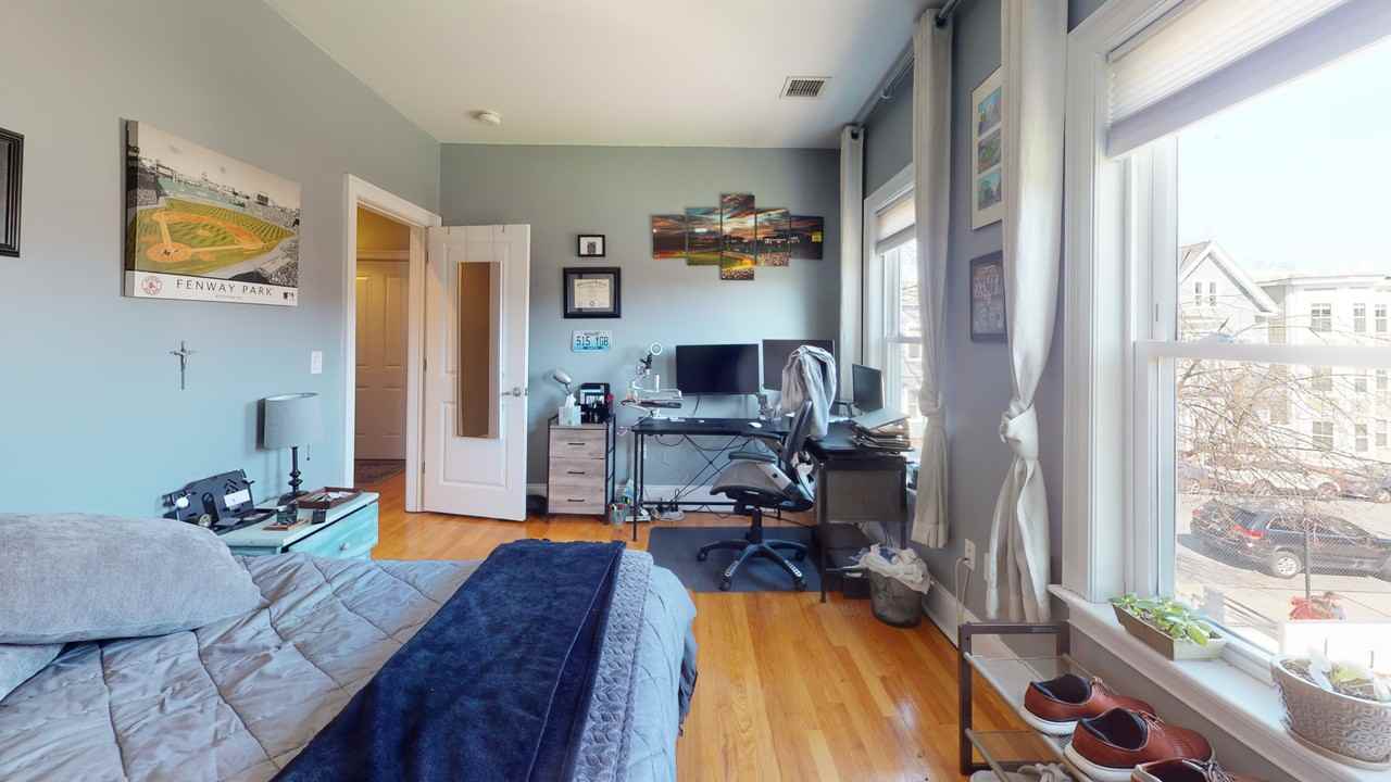 735 E 3rd St #1 - Photo 2 of 9