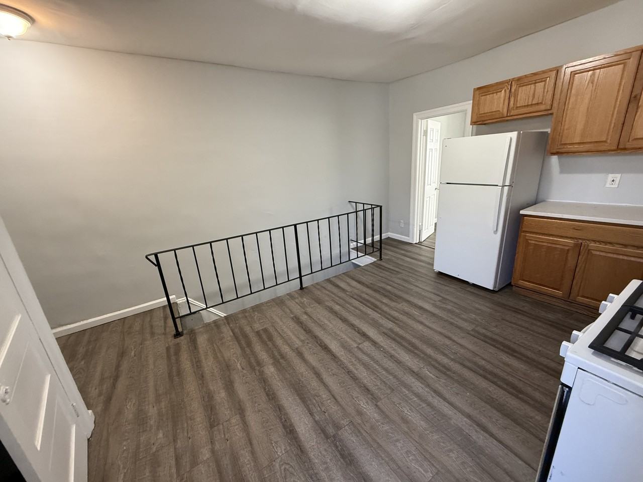 1177 Morton St #B - Photo 5 of 8