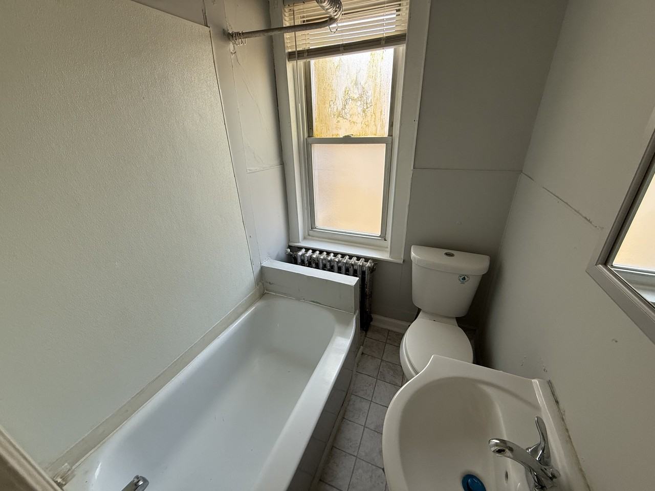 1177 Morton St #B - Photo 3 of 8