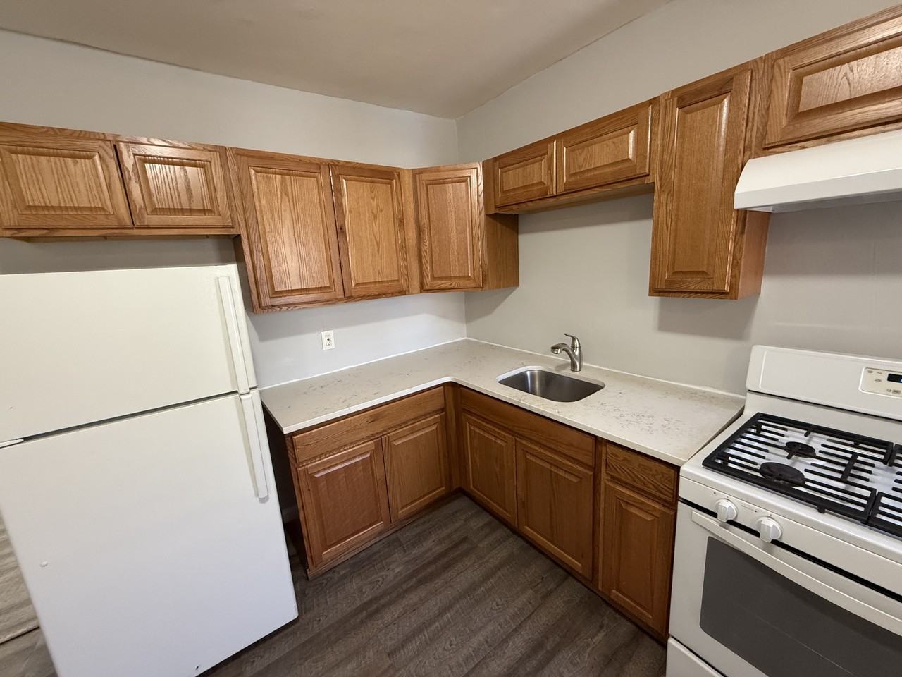 1177 Morton St #B - Photo 2 of 8