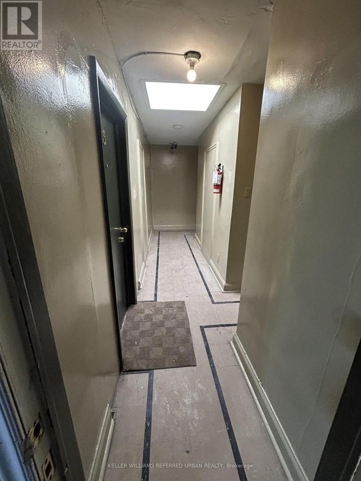 Yonge St & Arnold Crescent #5 - Photo 4 of 13