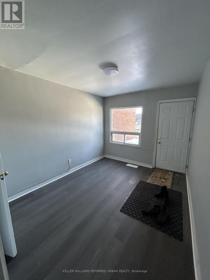 Yonge St & Arnold Crescent #5 - Photo 6 of 13