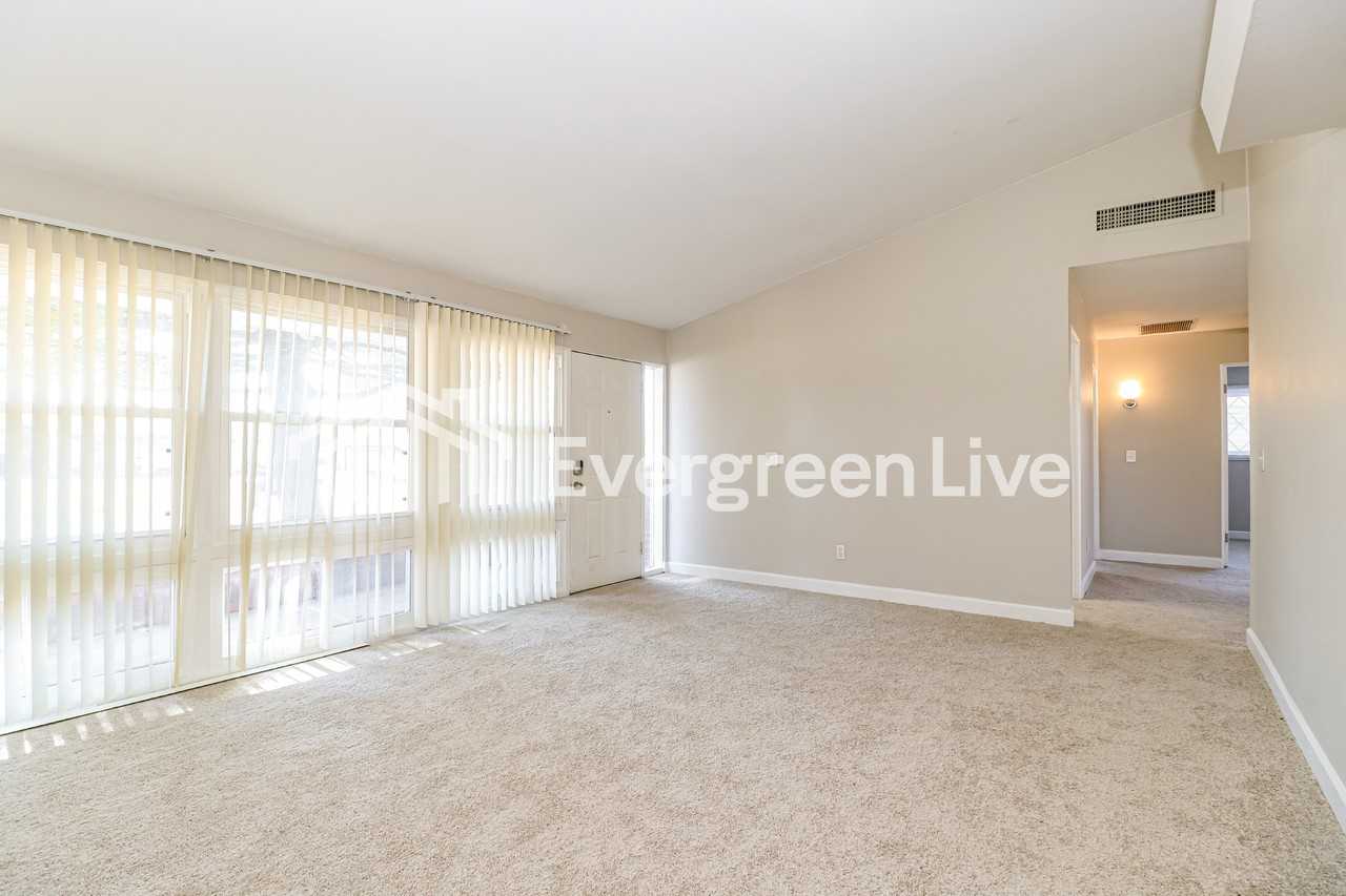 2385 Allen Dr - Photo 4 of 15