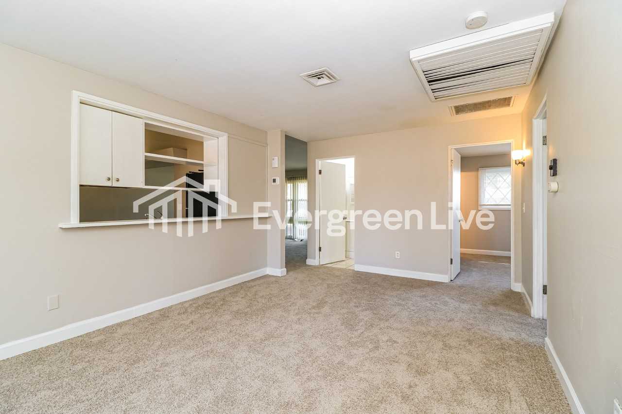 2385 Allen Dr - Photo 5 of 15