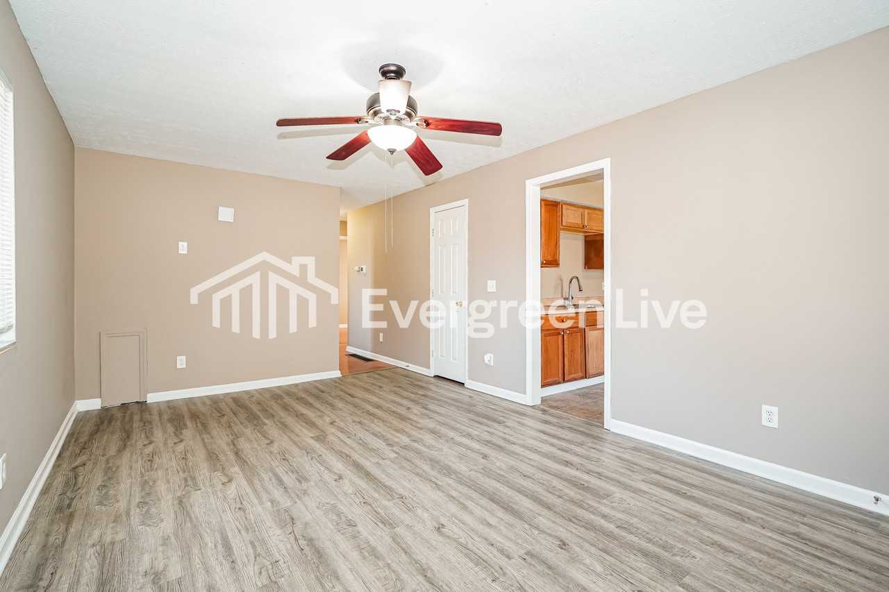 2630 Blackthorne Pl - Photo 3 of 15