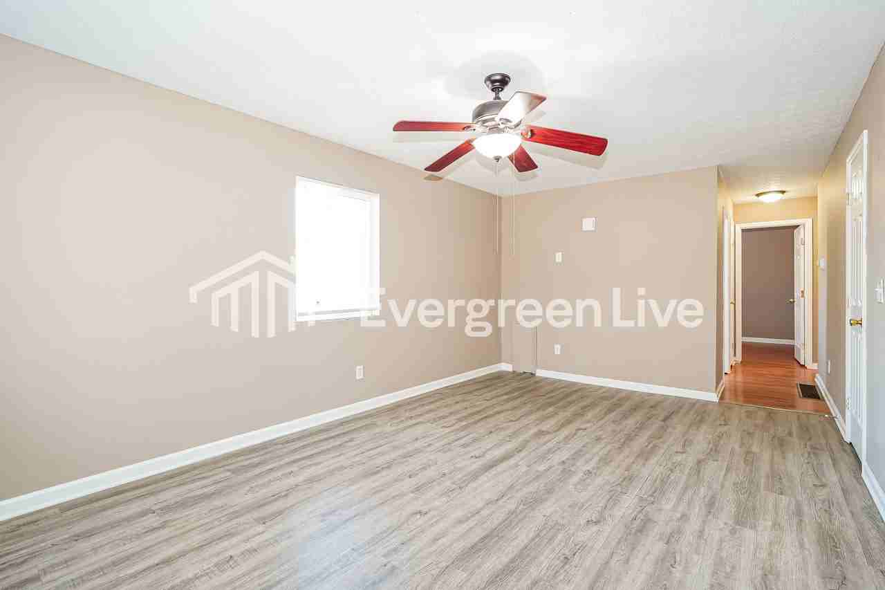 2630 Blackthorne Pl - Photo 4 of 15