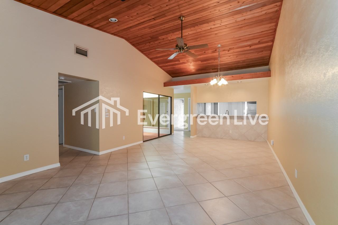 34 Huntley Ct - Photo 3 of 15