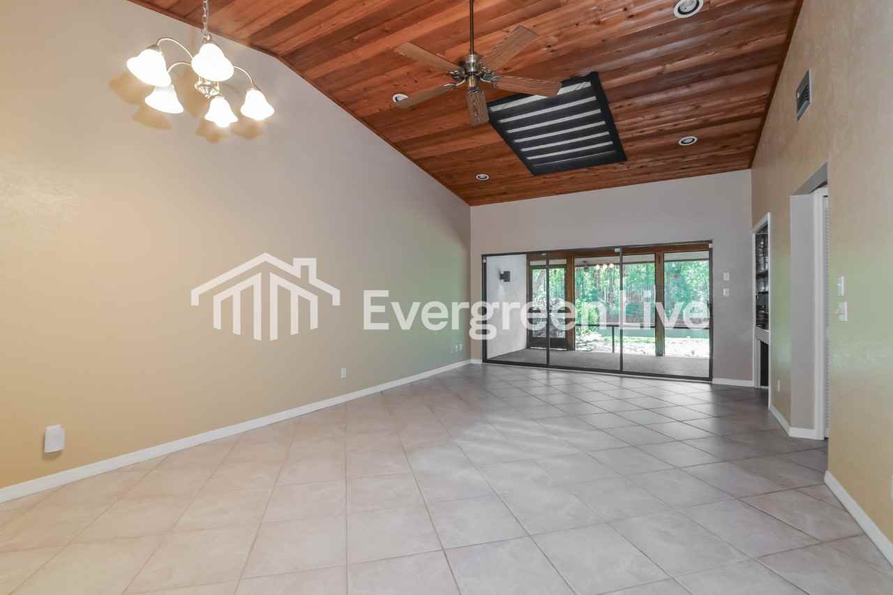 34 Huntley Ct - Photo 4 of 15