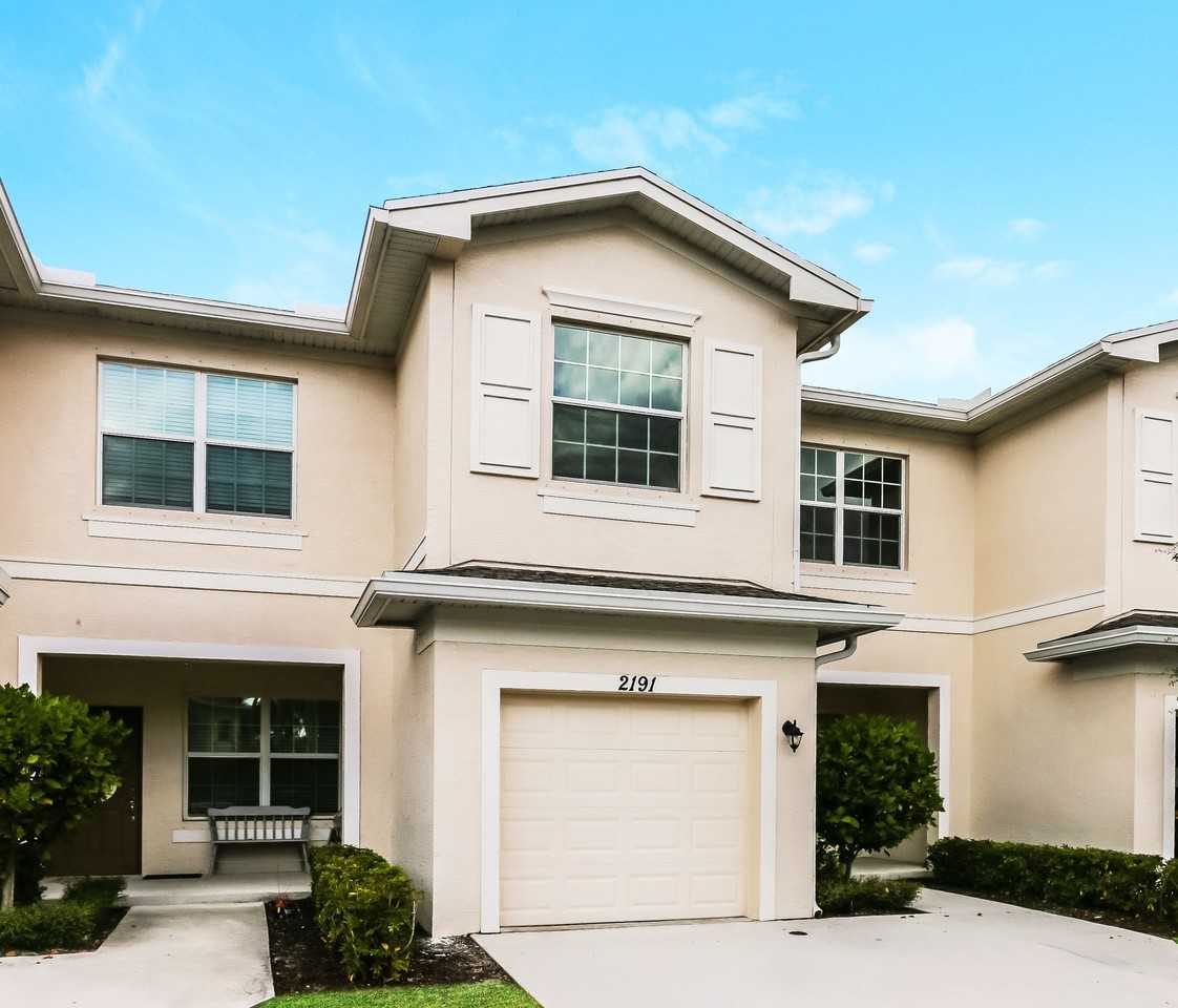 2260 NW Treviso Cir - Photo 2 of 16