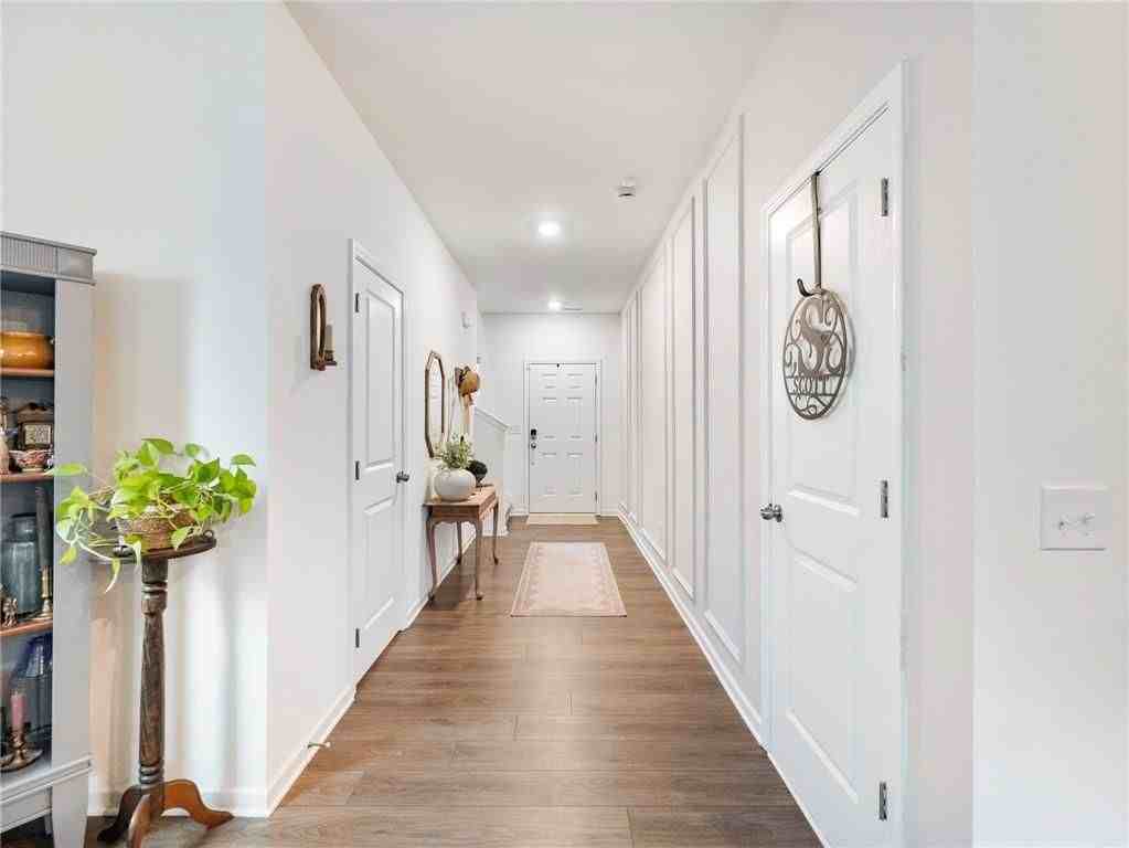 680 Groover St - Photo 3 of 45