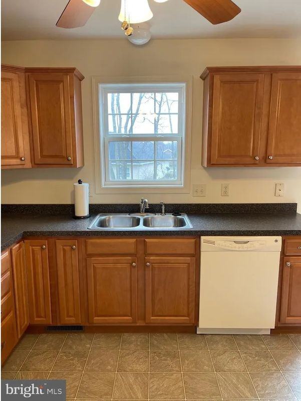 6224 Galleon Dr - Photo 5 of 8