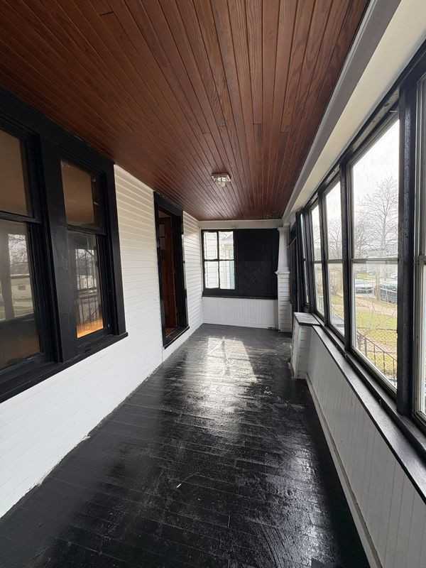 189 Westminster Ave - Photo 3 of 26