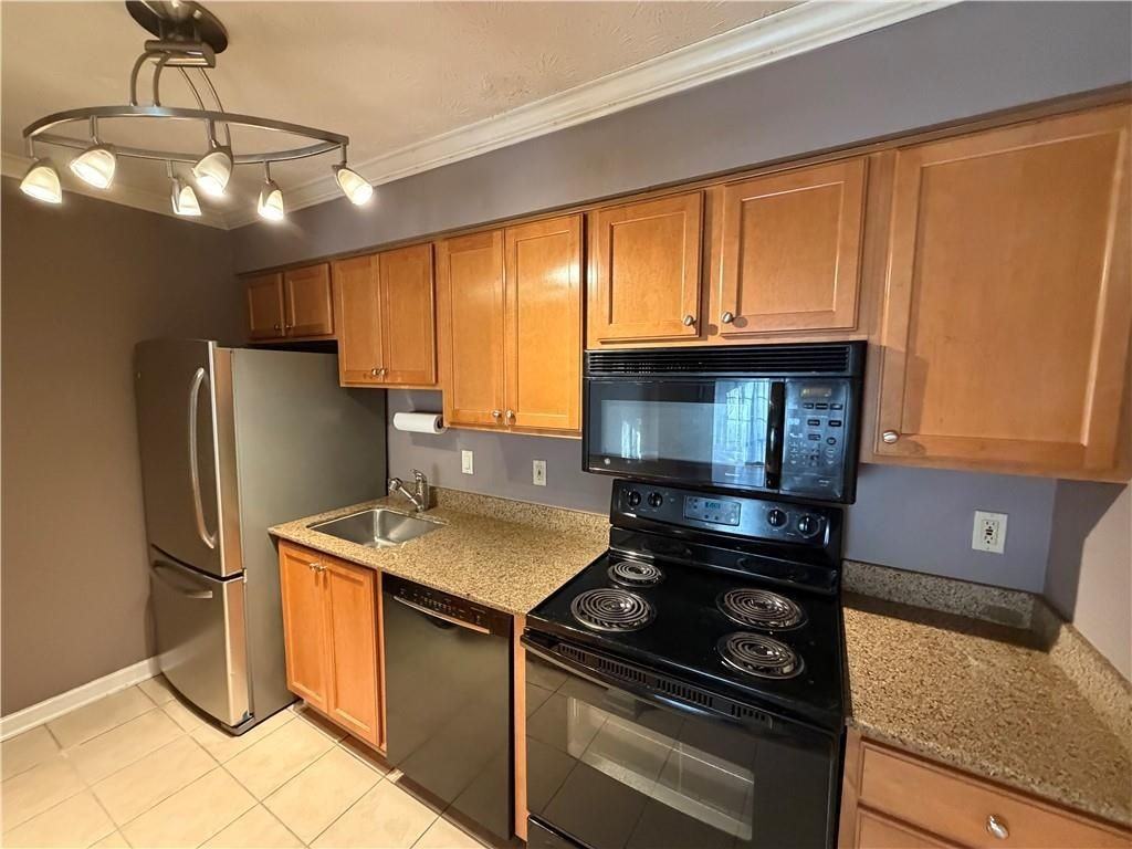 3160 Seven Pines Ct ##13 - Photo 5 of 16