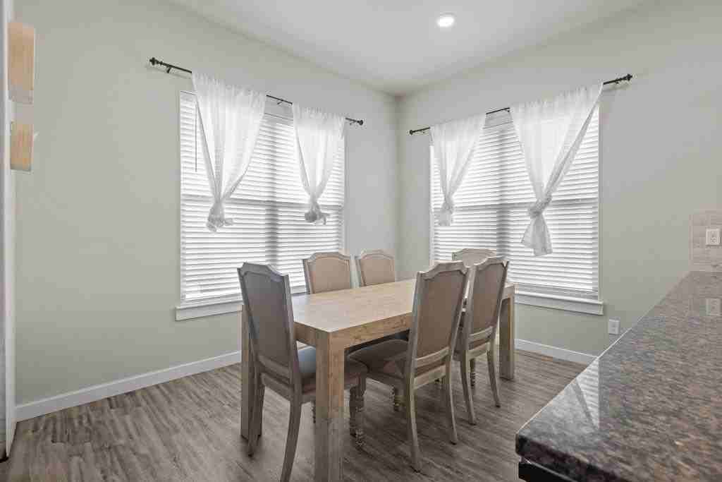 2602 Ivy Ct - Photo 2 of 13
