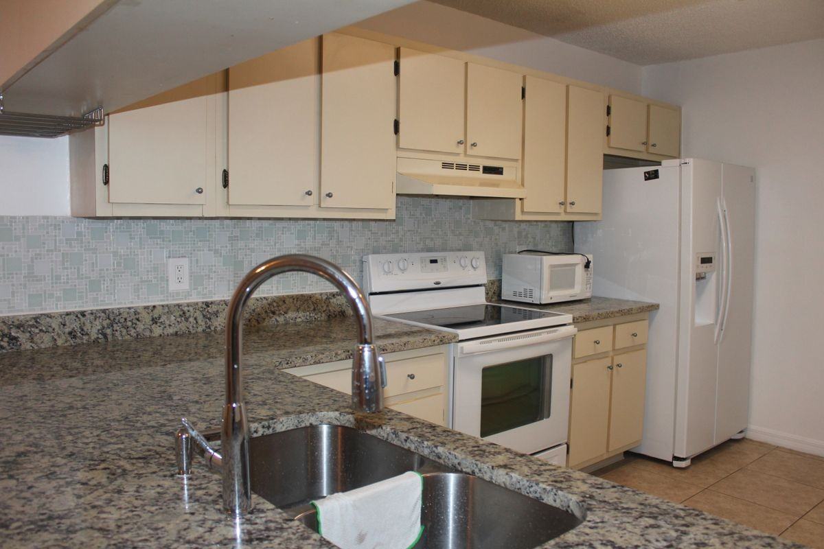 602 Kenwick Cir ##105 - Photo 7 of 7