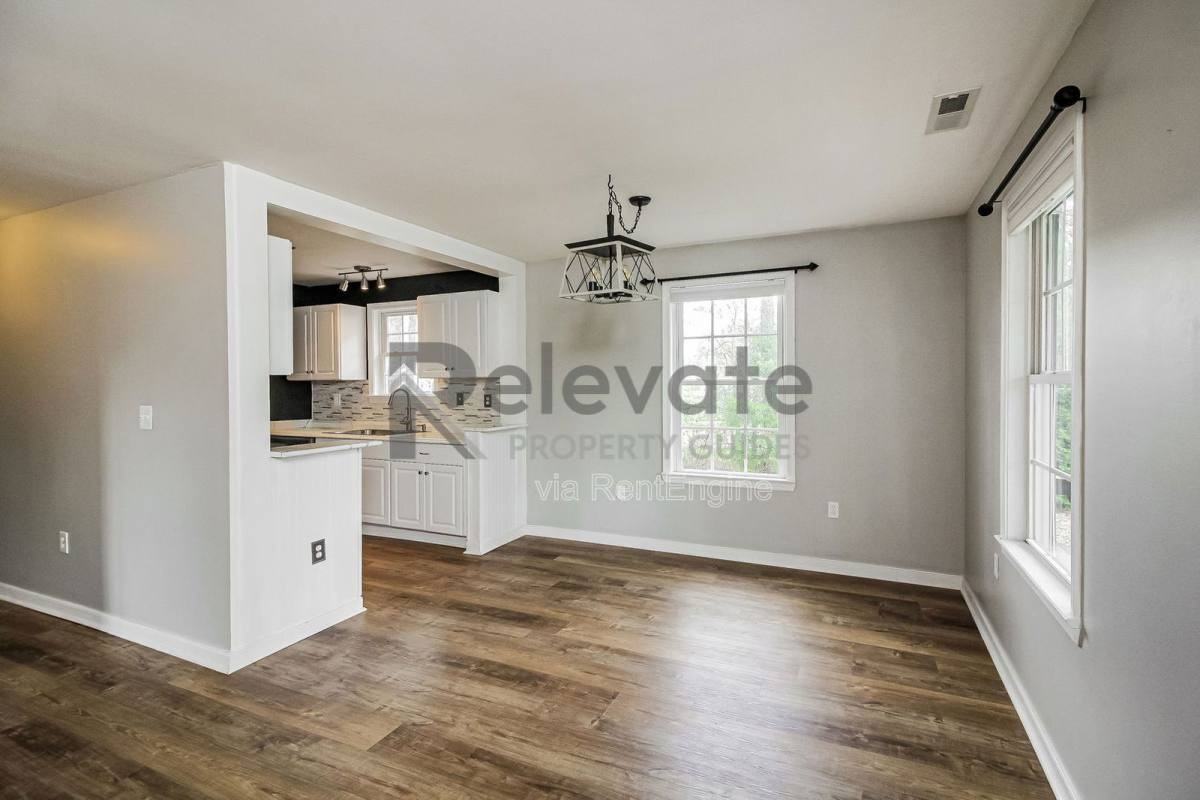 702 Chapman St - Photo 3 of 9