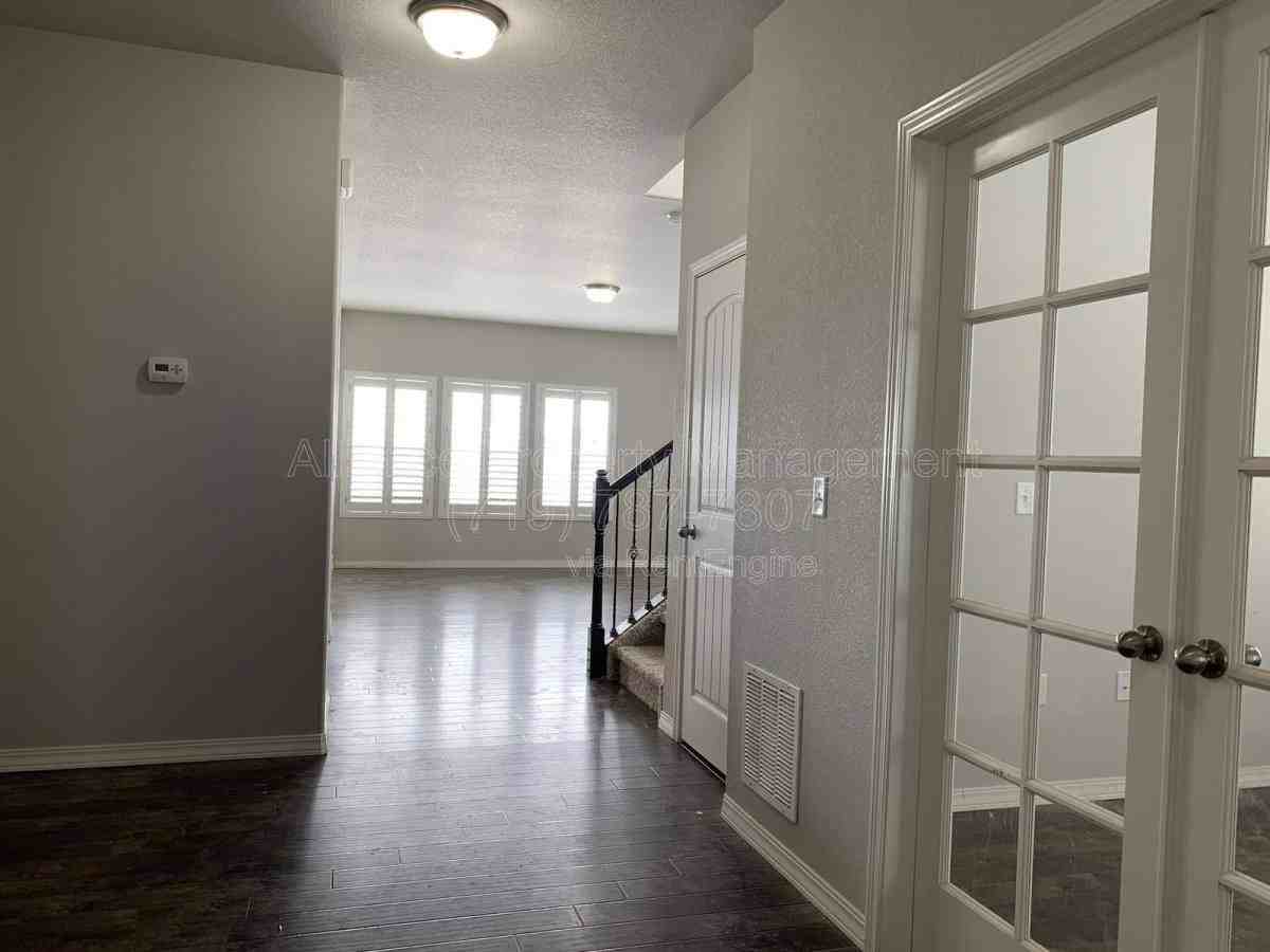 8885 Vanderwood Rd - Photo 2 of 8