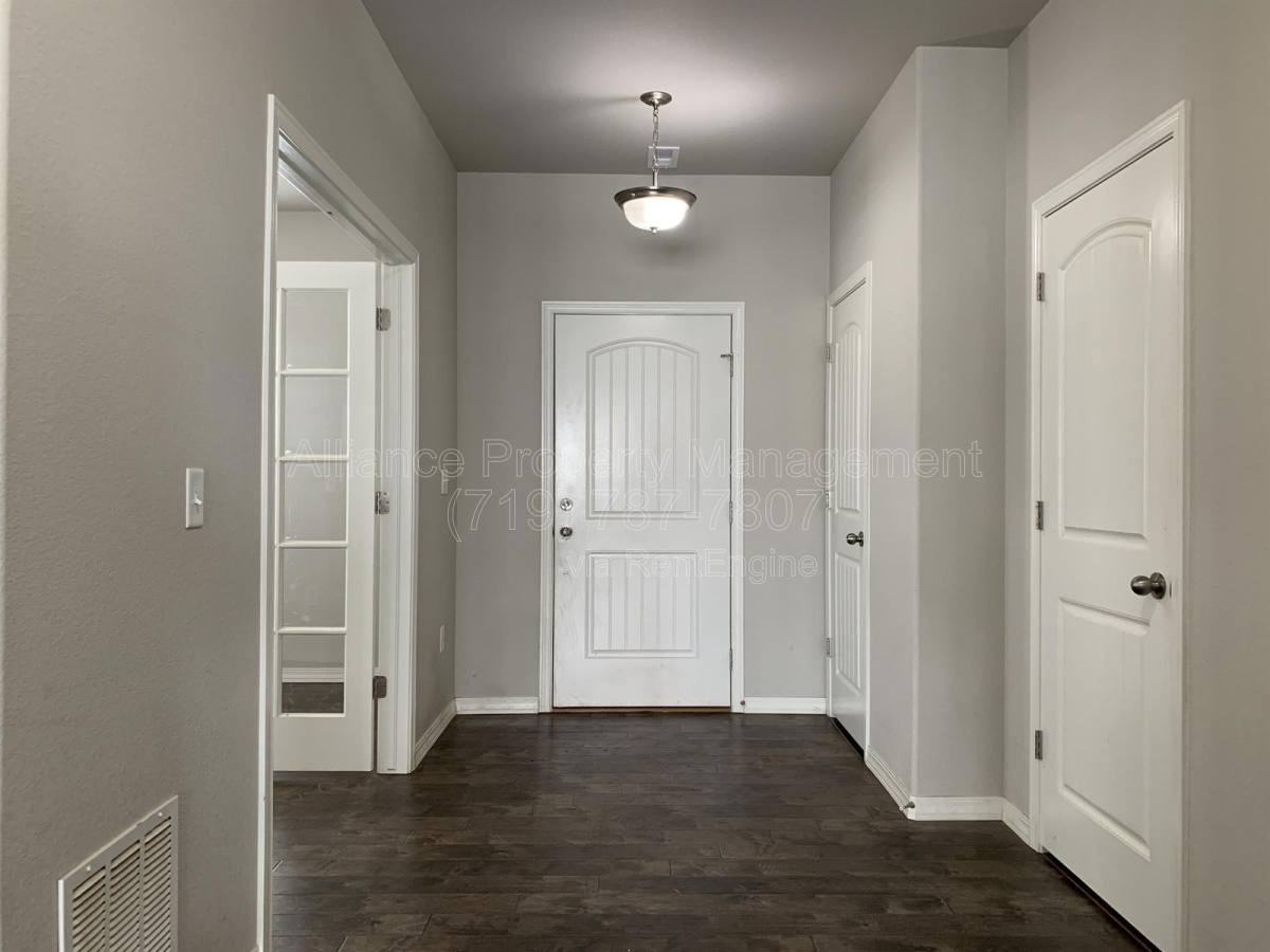 8885 Vanderwood Rd - Photo 3 of 8