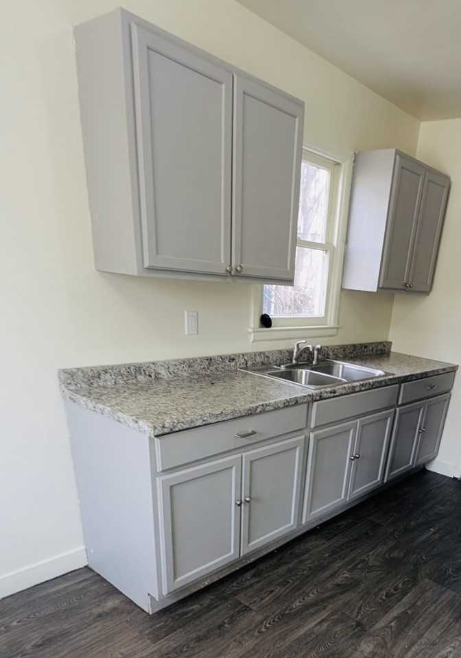 2513 Lester Ct - Photo 2 of 8