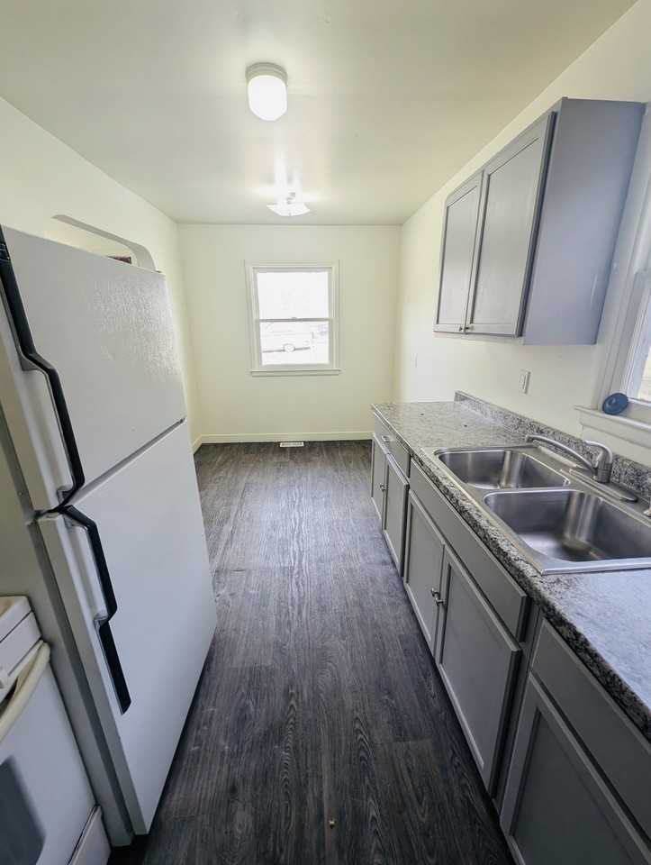 2513 Lester Ct - Photo 3 of 8