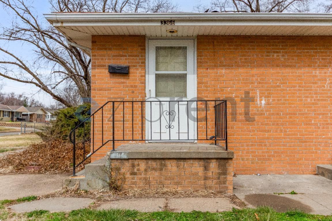 3366 Craig Ave - Photo 2 of 29