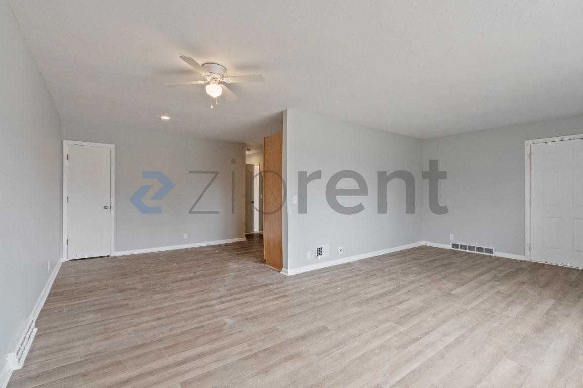 3366 Craig Ave - Photo 7 of 29