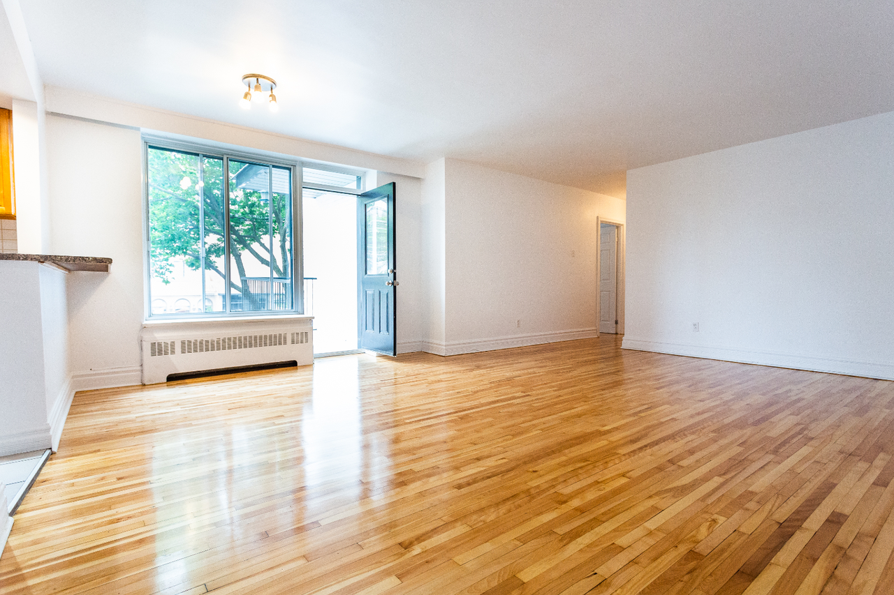 6001 Ch De La Côte-Saint-Luc — photo 1