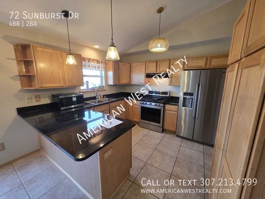 72 Sunburst Dr - Photo 3 of 18