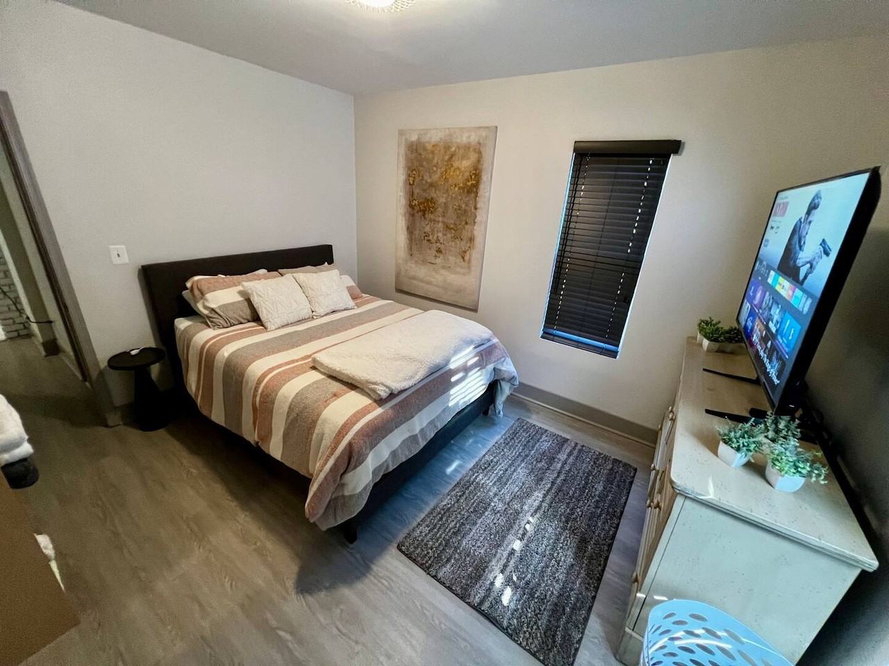 311 Cathedral Street #3E - Photo 3 of 6