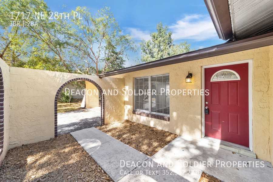 1717 Ne 28th Pl - Photo 2 of 38