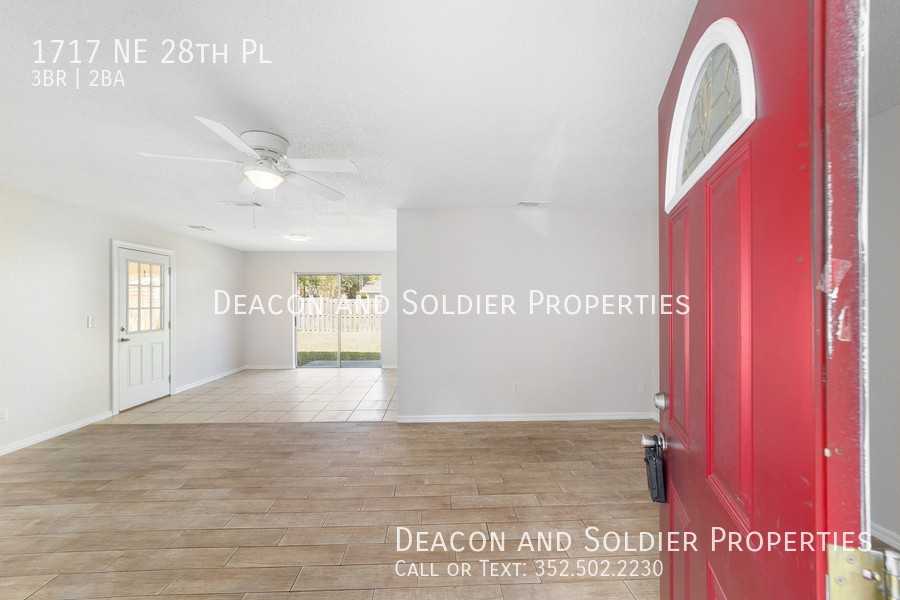 1717 Ne 28th Pl - Photo 3 of 38