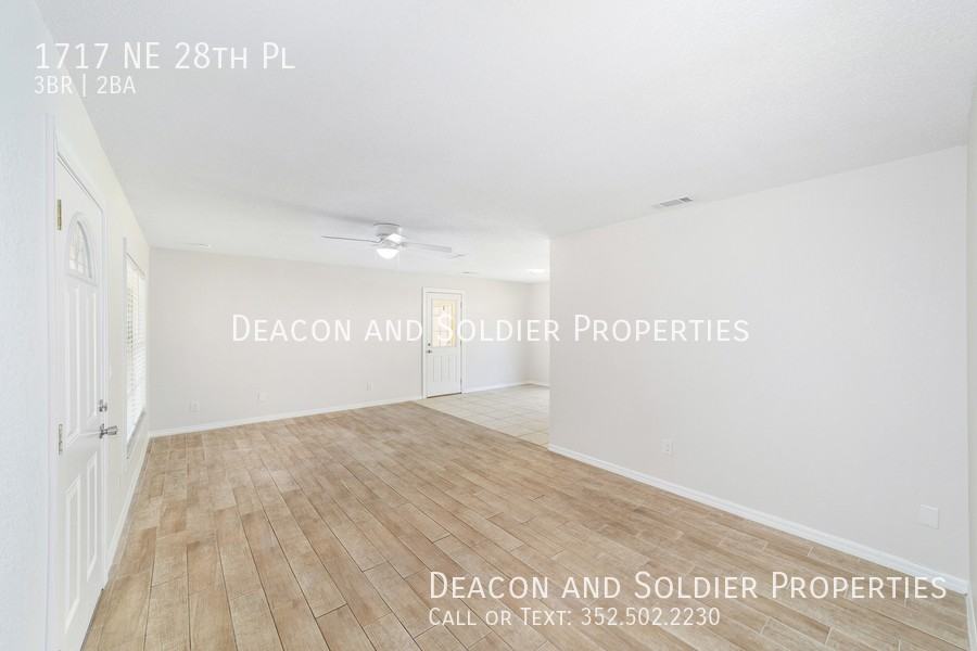 1717 Ne 28th Pl - Photo 4 of 38