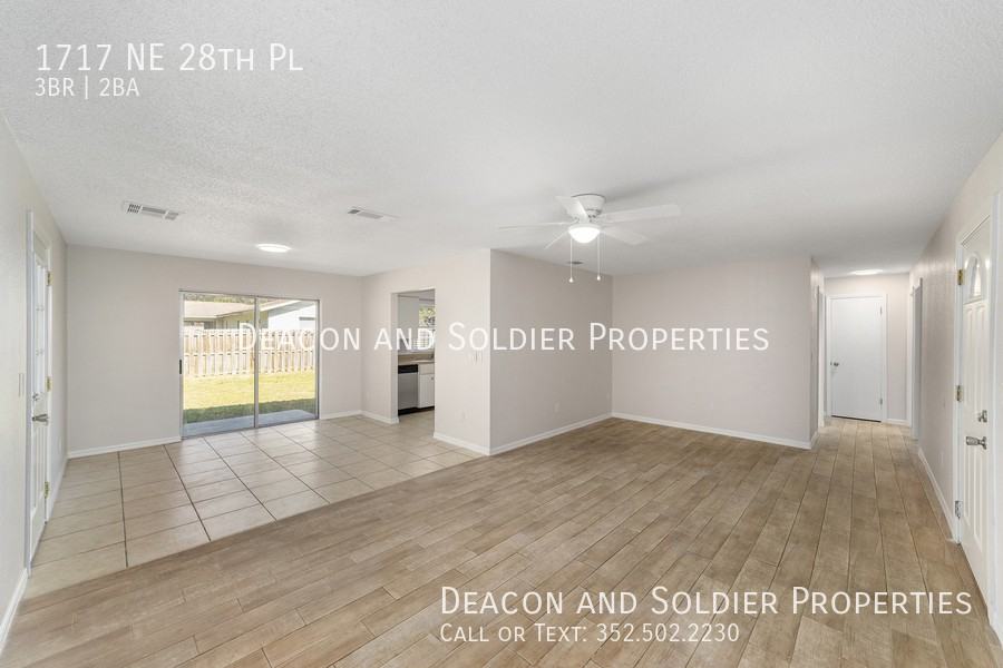 1717 Ne 28th Pl - Photo 7 of 38