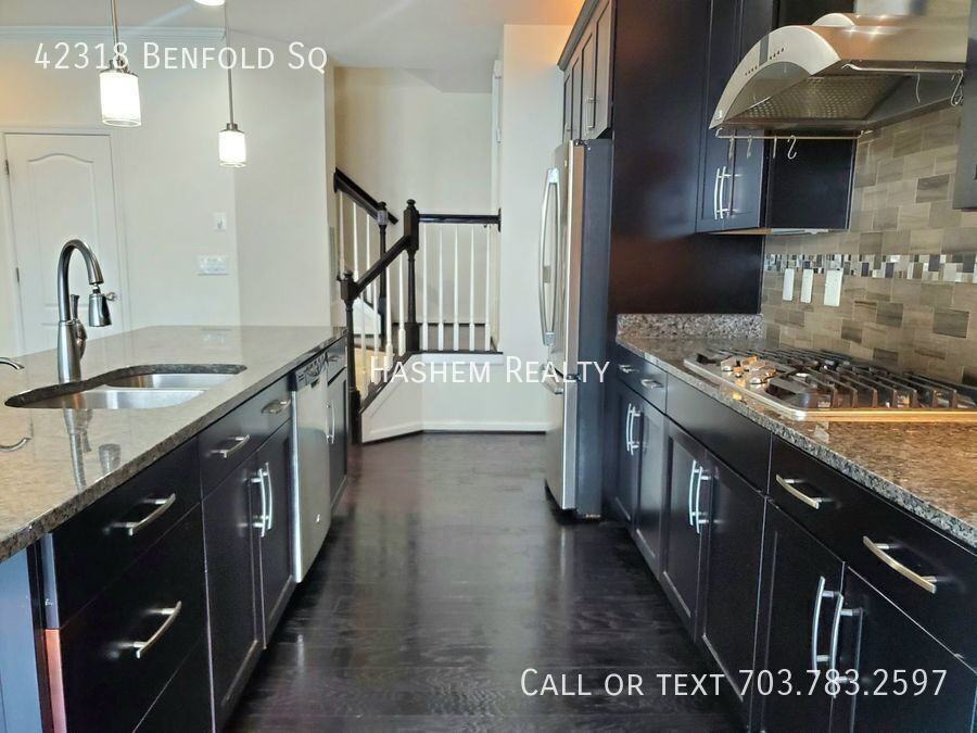 42318 Benfold Sq - Photo 3 of 28