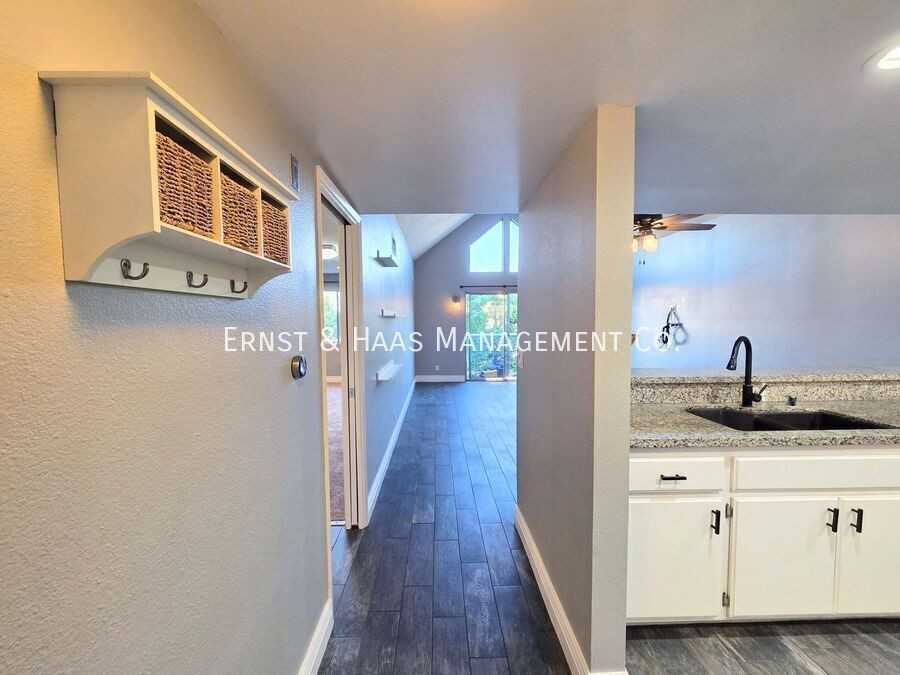 505 W 5th St #306 - Photo 3 of 20